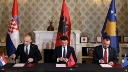 Ceremonia e nënshkrimit të nismës për bashkëpunim ushtarak mes Kosovës, Shqipërisë dhe Kroacisë në Tiranë më 18 mars 2025. 
