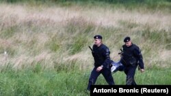 Patrola hrvatskih policajaca uz granicu s Bosnom i Hercegovinom (fotoarhiv)