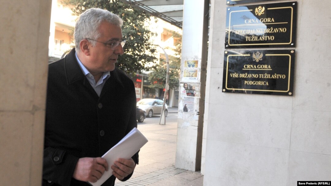 Andrija Mandić prilikom ulaska u zgradu Specijalnog državnog tužilaštva, Podgorica