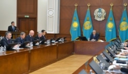 Қасым-Жомарт Тоқаев пен министрлер Үкімет отырысында. Нұр-Сұлтан, 24 қаңтар 2020 жыл.