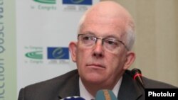 Armenia - Stewart Dickson, head of a Council of Europe election observation mission, at a news conference in Yerevan, 6May2013.