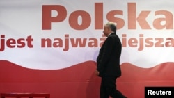 Jaroslaw Kaczynski at a party conference in Warsaw in July 2010