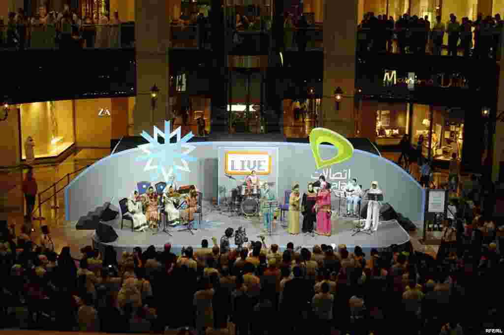 UAE, Darya Music Band, All women Iranian Band based in Iran, 03/31/2007