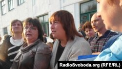 Батьки і учні протестують проти закриття школи в Макіївці.Чи допоможе це?