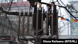 Prima lumînare de Hanukkah la Chișinău