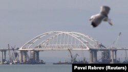 Арка строящегося Керченского моста, иллюстрационное фото