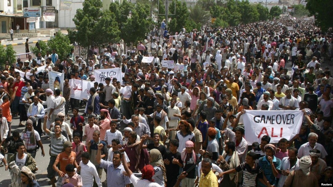 Antigovernment protesters march in Aden on February 25.