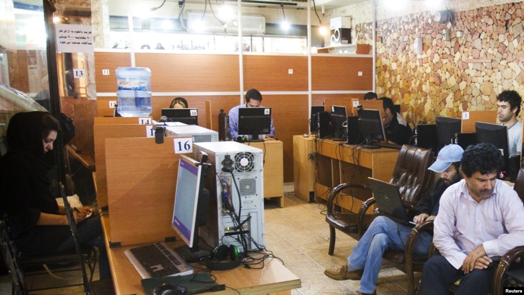 Internet kafe u Teheranu, 2011.