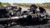 Знищений український танк поблизу Іловайська