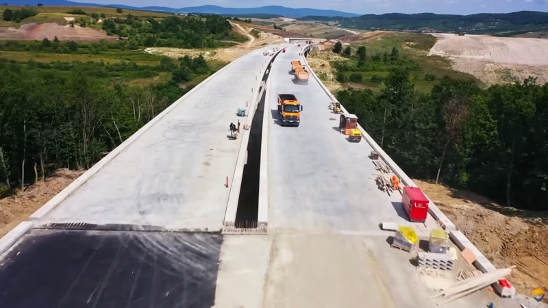 Mai puțin cu 100 de kilometri noi de autostrăzi în 2025, față de planurile inițiale. Ce efect are eliminarea unor proiecte din PNRR
