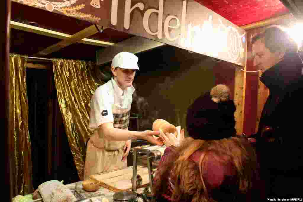 Trdelník e un cozonac din Cehia și Slovacia, o coptură dulce, foarte populară la diverse festivaluri și târguri. E de fapt importat din Ardeal, de la secui, pe vremea imperiului austro-ungar, iar secuii îl vând și acum în Ardeal, dar și la București, sub numele de&nbsp;Kürtőskalács.