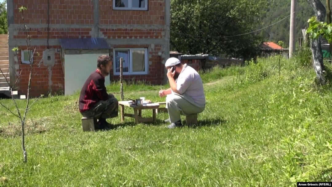 БиХ, село Осле во кое православните Срби и салафиите живеат заедно (РСЕ фото)