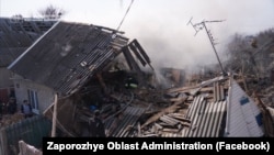 Під завалами перебували 15-річна дівчина та жінка, яка має інвалідність, їх врятували