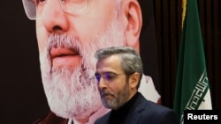 علی باقری کنی در سفارت ایران در بیروت 