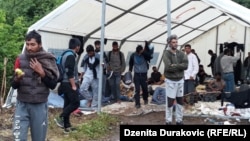 Migranti na lokaciji Vučjaka u blizini Bihaća
