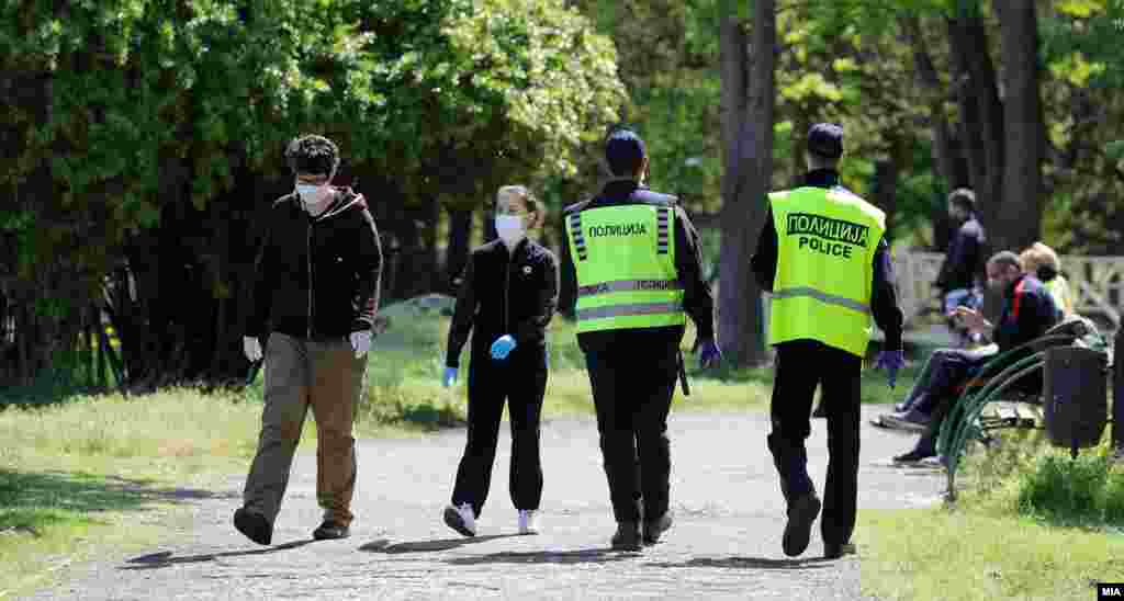 МАКЕДОНИЈА - Сто и три припадници на полицијата се ставени во изолација, а 14 од нив се позитивни на Ковид-19, потврдило Министерството за внатрешни работи во изјава за МИА. нема потврда како се заразиле.