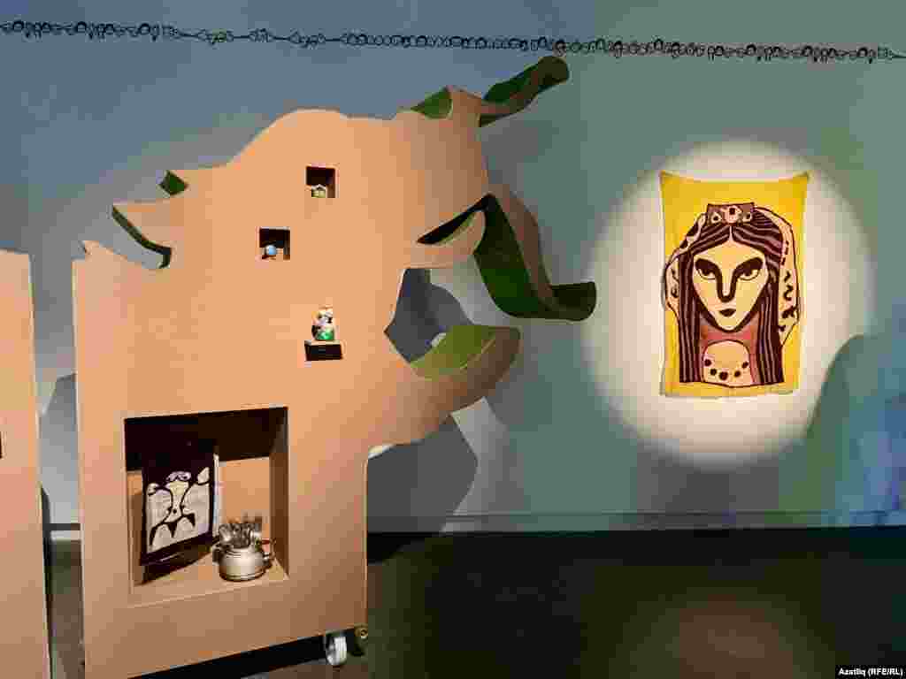 Күргәзмәдә татарга якын булган символлар күп.