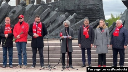 Udhëheqësi i partisë E Majta, Dimitar Apasiev, gjatë fjalimit në Rusi më 9 maj 2025.