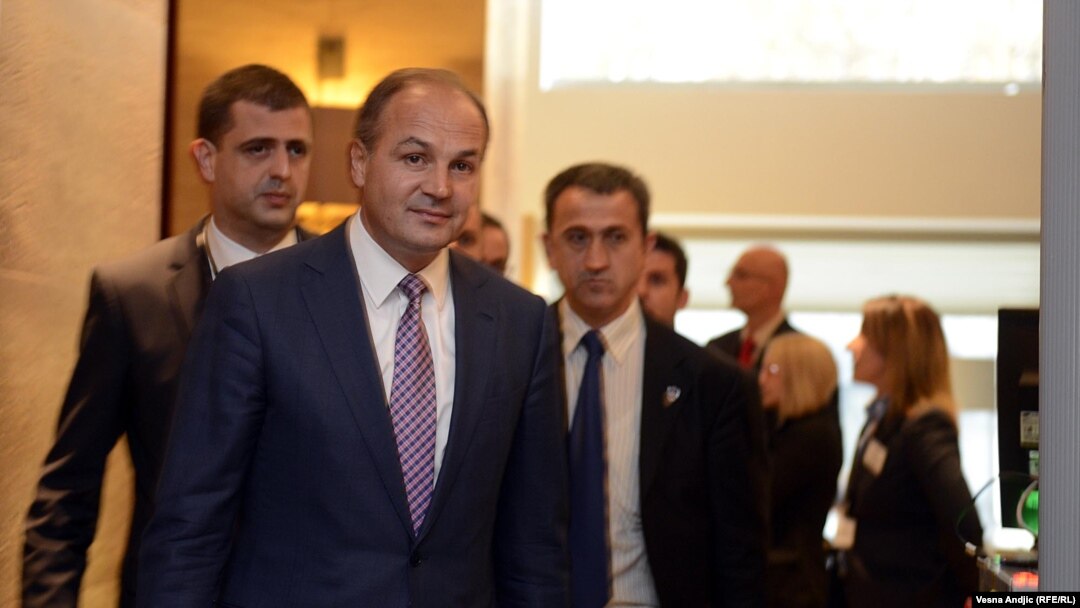 Foto nga arkivi