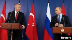 Раҷаб Таййиб Эрдуғон, раиси ҷумҳури Туркия бо ҳамтои русаш Владимир Путин