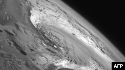 Тропический шторм. Спутниковое фото