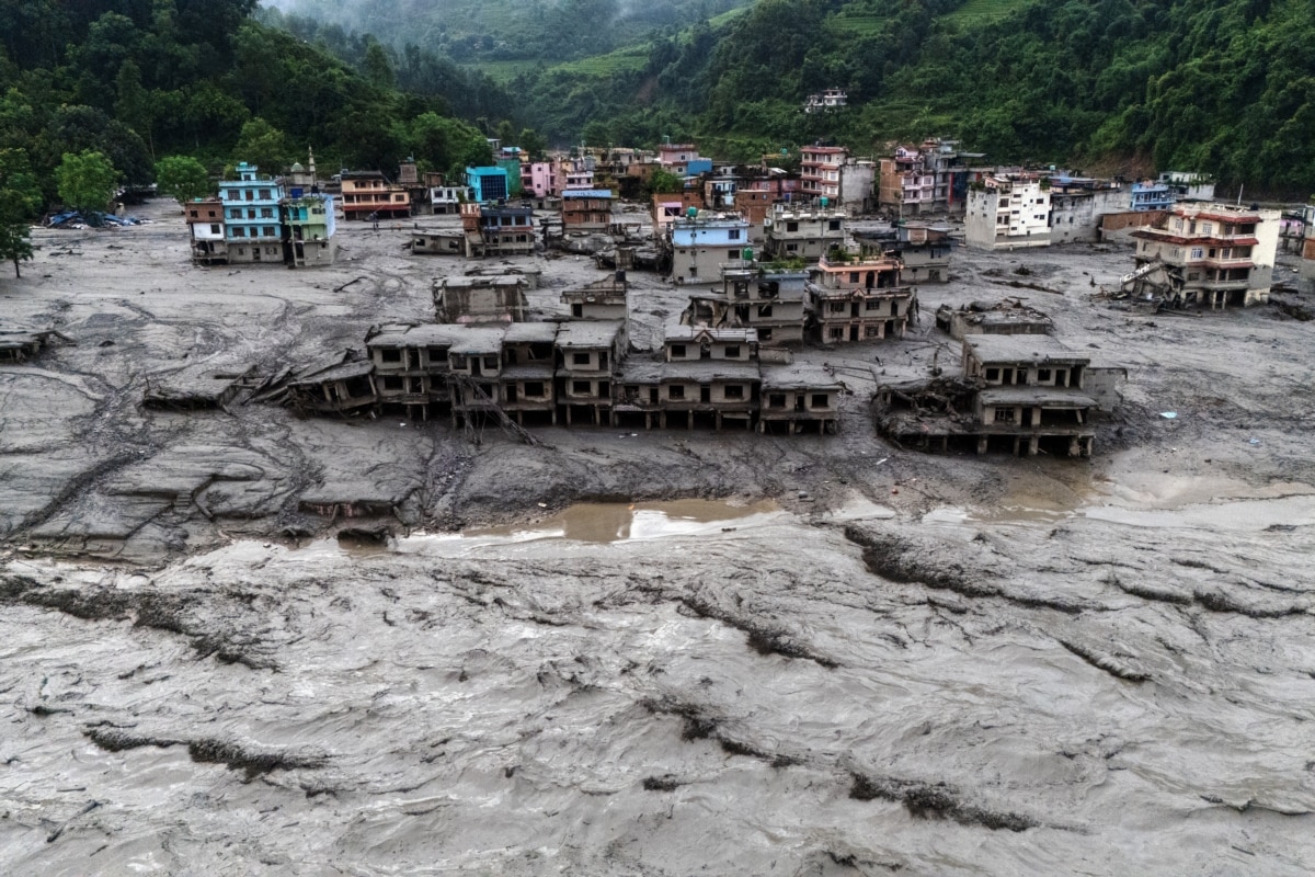 Ukraine's Ministry of Foreign Affairs says the Nepalese government's announcement ending the active search and rescue operation does not mean stopping searches or investigating the disappearance of people.