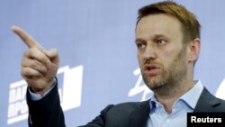 Олексій Навальний заявляє про об’єднання опозиції на прес-конференції в Москві, 22 квітня 2015 року