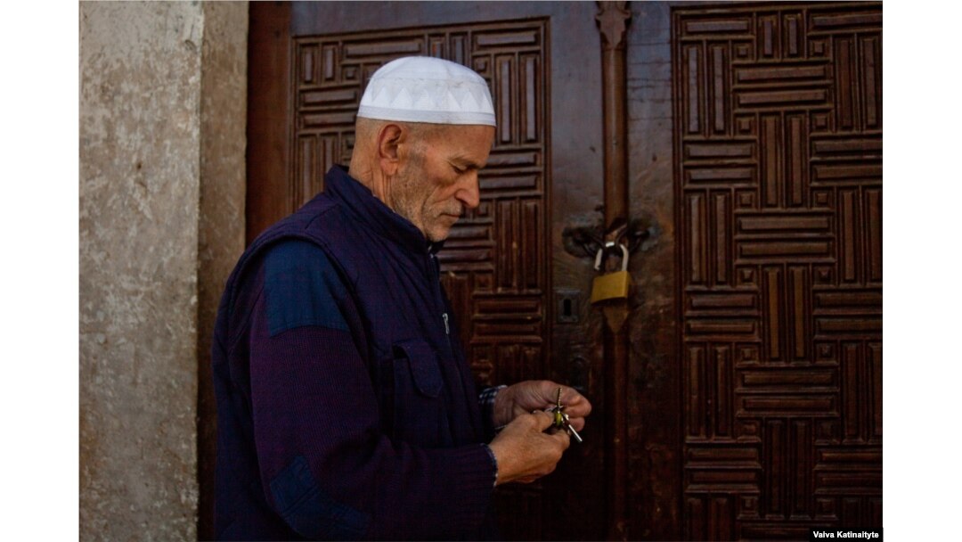 Mosque caretaker Hakif Sikirocha says more and more people are turning to Islam in his country.