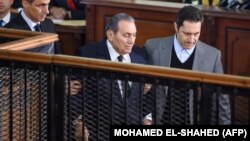 حسنی مبارک رئیسجمهور اسبق مصر در دادگاه روز چهارشنبه ۲۶ دسامبر ۲۰۱۸.