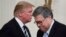 Donald Trump (b) és William Barr amerikai igazságügyi miniszter a Fehér Házban 2019. május 22-én.