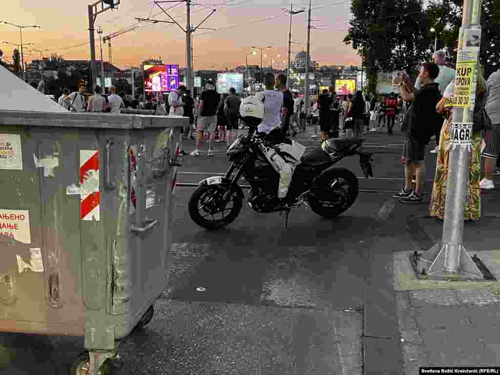 A road block set up in Belgrade on June 29.Student leaders called on protesters to blockade sites across Serbia. Police on June 30 announced road blocks had been cleared and traffic is able to "move normally."