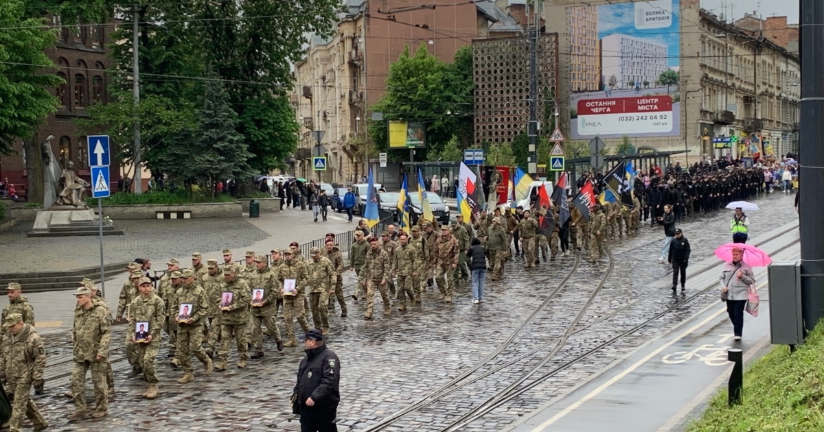 У Львові провели Марш на честь українських героїв У Львові провели Марш на честь українських героїв