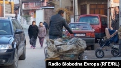 Населбата Средорек во Куманово