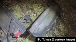 Fragmente ale dronei prăbușite în județul Tulcea.