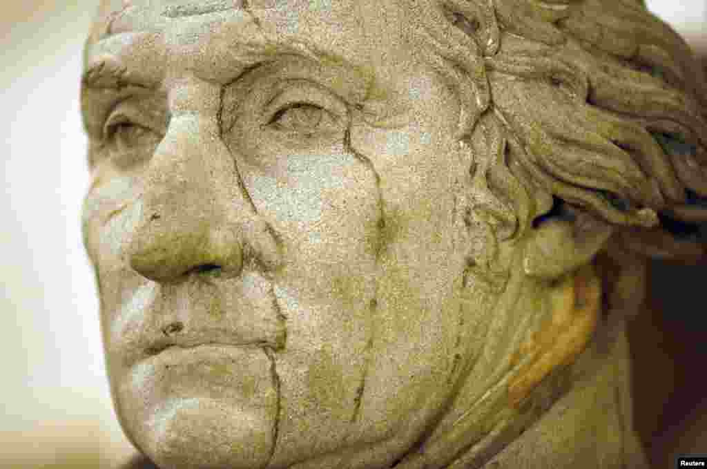 Статуата на првиот претседател на САД Џорџ Вашингтон