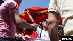 Протест на албански невладини организации во Скопје во 2010 година.