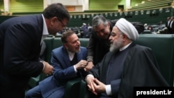 عکسی از حضور حسن روحانی در مجلس هنگام تحویل بودجه ۱۳۹۹
