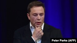 Илон Маск, Tesla компаниясының негізін салушы.