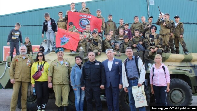 Севастопольские дети в военной форме в гостях у Росгвардии, октябрь 2019 года