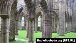 Руїни Тінтернського абатства – британці побоюються, що їхні церкви перетворяться на порожні пам’ятники
