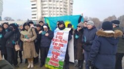 Під час акції в Алмати, 8 січня 2020 року