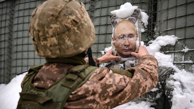 Путин требует от Украины признать аннексию Крыма и разоружиться
