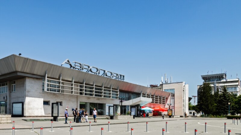В аэропорту Владикавказа госпитализировали женщину с подозрением на коронавирус