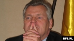 Колишній президент Польщі Александр Квасневський є одним з двох членів моніторингової місії Європарламенту