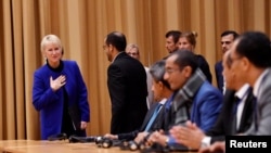 Swedish Foreign Minister Margot Wallstrom welcomes Yemeni delegates at the opening press conference on U.N.-sponsored peace talks for Yemen at Johannesberg castle, in Rimbo