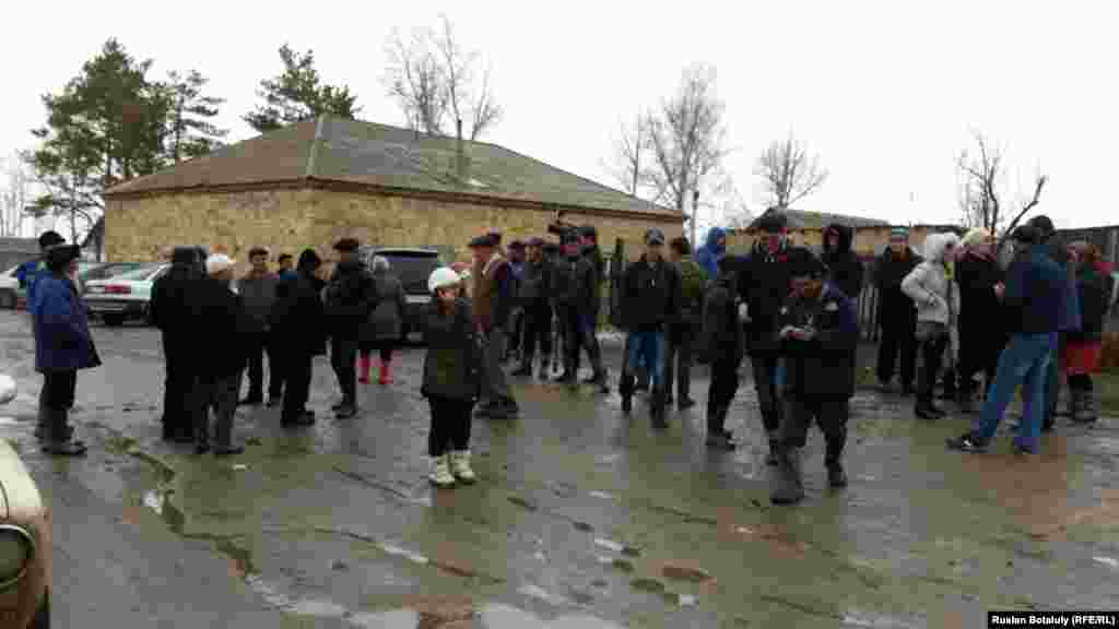 Эвакуированные из Садового люди, которых разместили в селе Гагаринское.