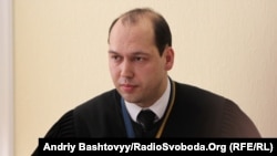 Суддя Сергій Вовк вирішив випустити Сігіду з-під варти під домашній арешт.