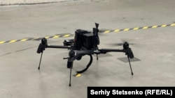 У Frontline Robotics кажуть, що «Лінза» може також скидати вибухівку на ціль