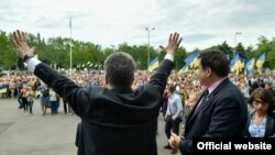 Президент Украины Петр Порошенко и председатель Одесской ОГА Михаил Саакашвили в Одессе, 30 мая 2015 года