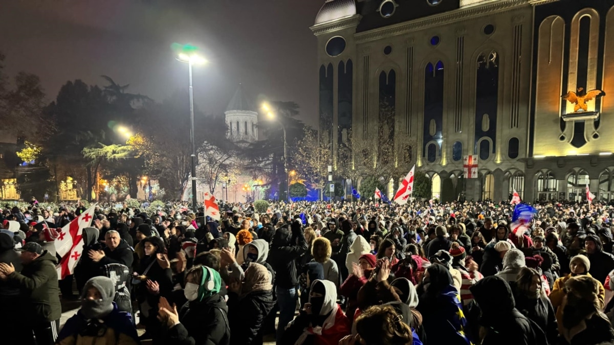 Demonstrations resumed in Georgia. police use water cannons